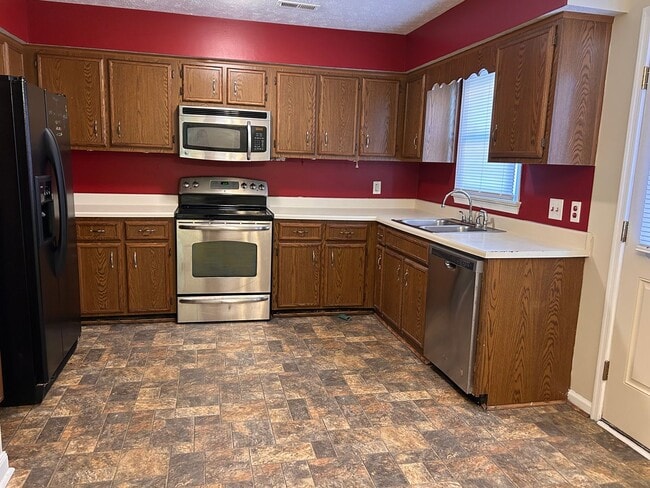Building Photo - 245 Loch Cir