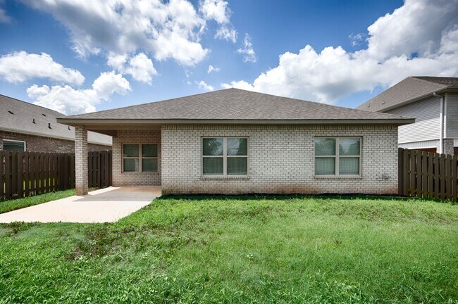Building Photo - 153 Cherry Laurel Dr