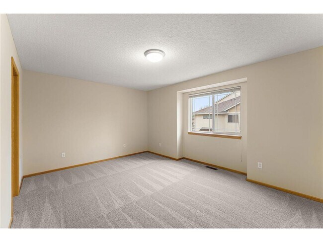 Building Photo - 14975 Pinto Ln