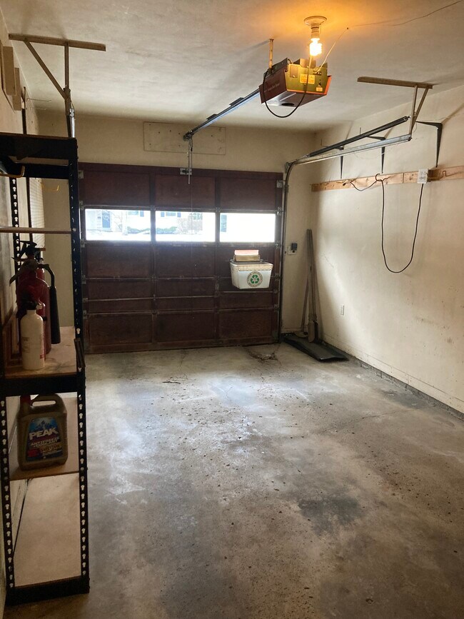 Building Photo - 2401 Bristol Rd