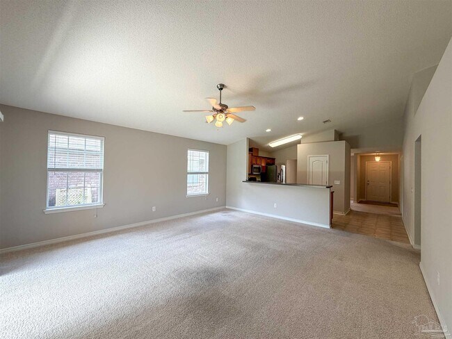 Building Photo - 697 Mozingo Ln