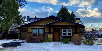 Building Photo - Charming 2 BR / 2 BA Craftsman Northwest C...