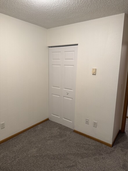 Building Photo - 728 31st St N