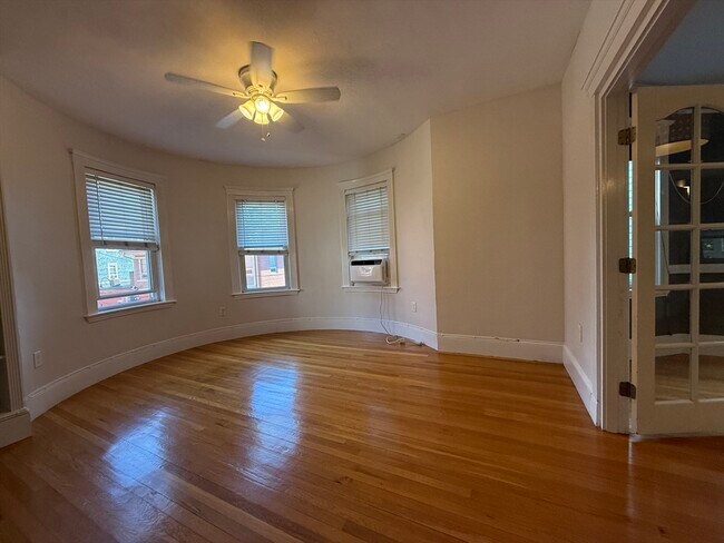 Building Photo - 10 Grovenor Rd