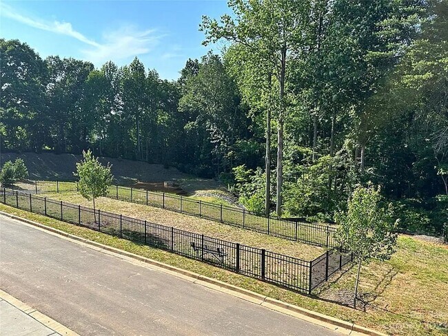 Building Photo - 3-Bedroom, 2.5 Bath Townhome for Rent in Mooresville, NC | Attached Garage & Modern Kitchen