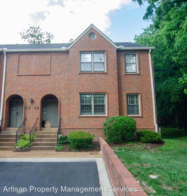Primary Photo - 2 br, 2.5 bath House - 221 Westchase Dr