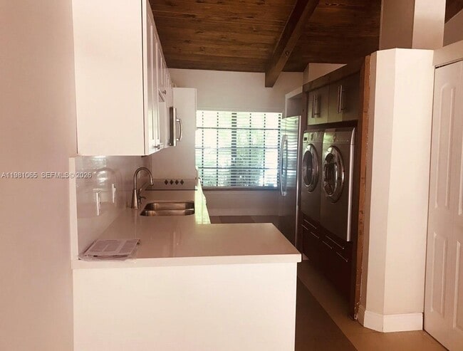 Building Photo - 13615 SW 101st Ln