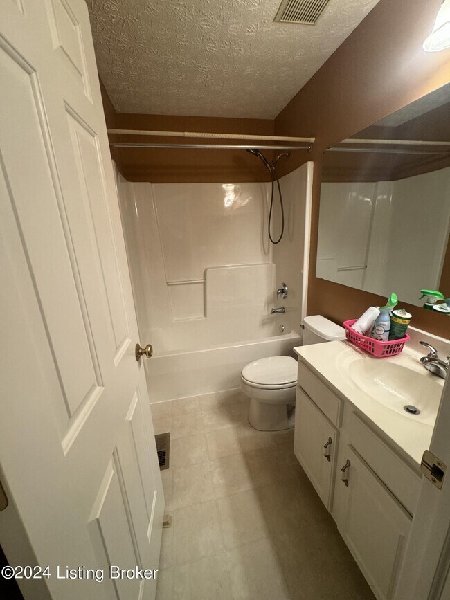 Building Photo - 14226 Academy Ridge Blvd