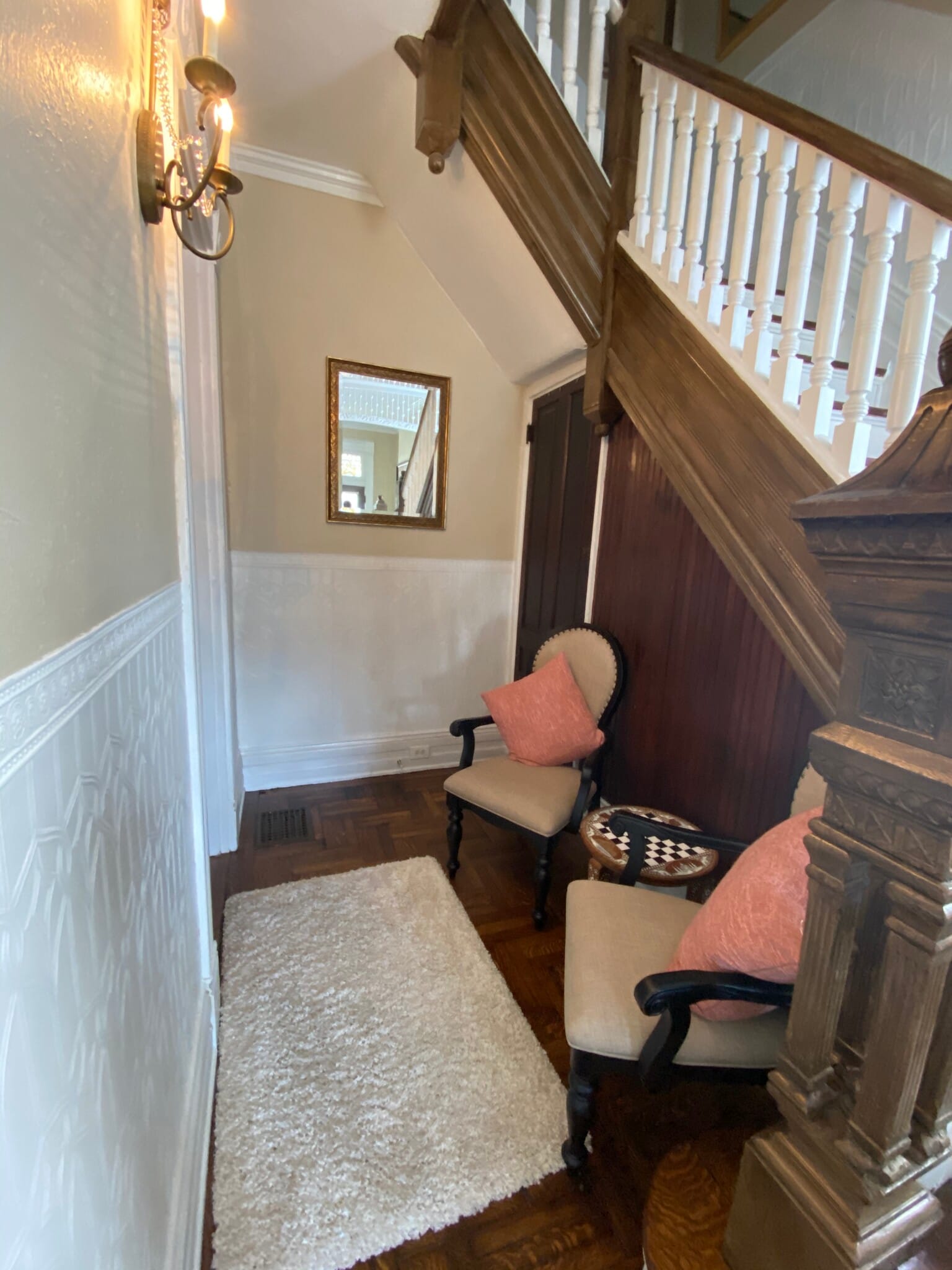 Sitting area and closet. - 410 Fairfield Ave