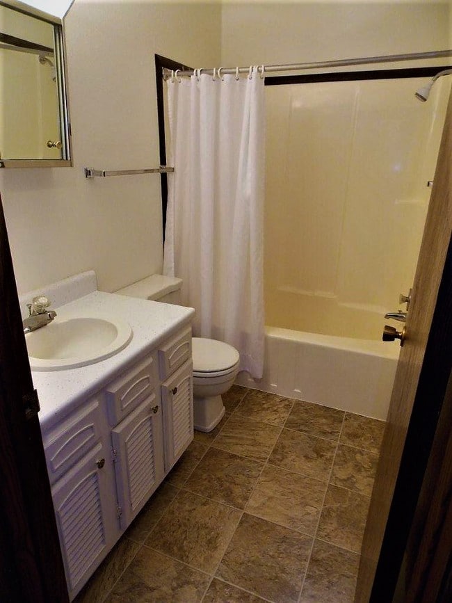 Bathroom - Cyrus Garden East