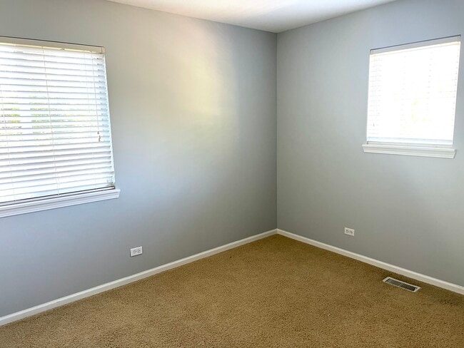 Building Photo - 2112 Skylane Dr