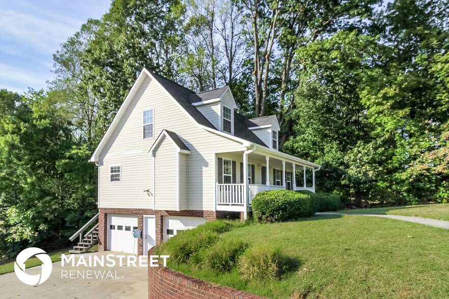 Building Photo - 203 Lois Ln