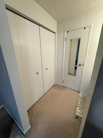 Building Photo - 307 Brookside Ln