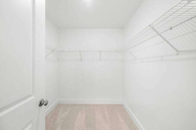 Building Photo - 219 Skylah Ln