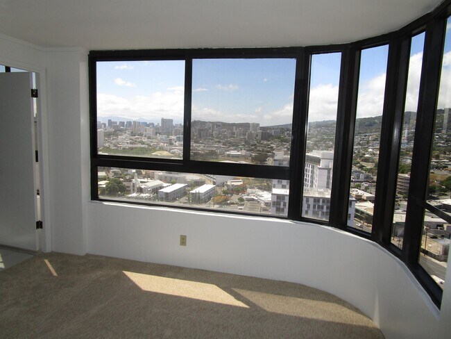 Building Photo - 2724 Kahoaloha Ln