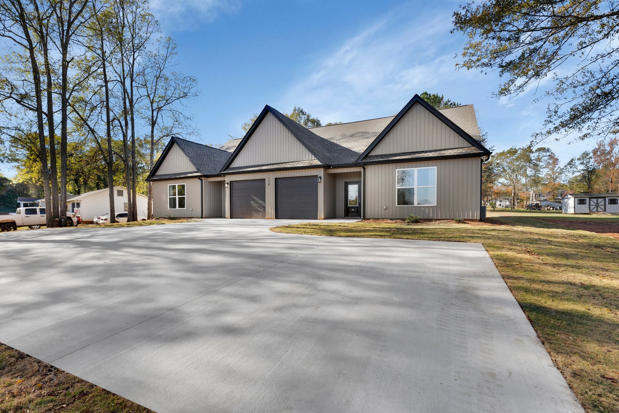 Front/Paved parking - 170 Weaver Line