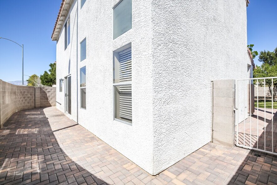 Building Photo - 7909 Rustic Canyon Ct