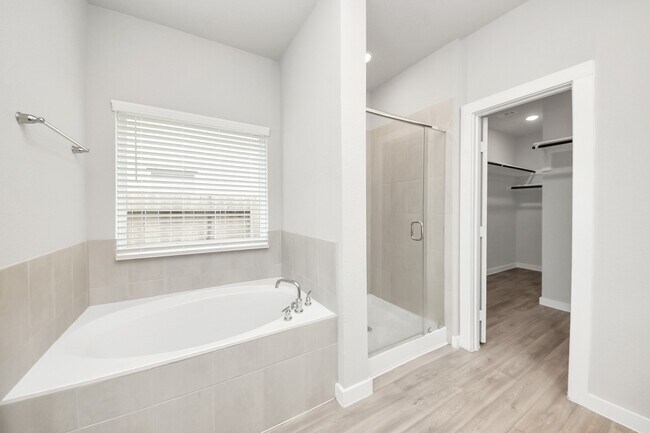 Building Photo - 21650 Wave Holw Dr
