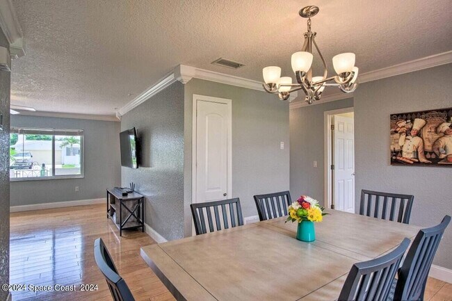 Building Photo - 1640 Coquina Dr