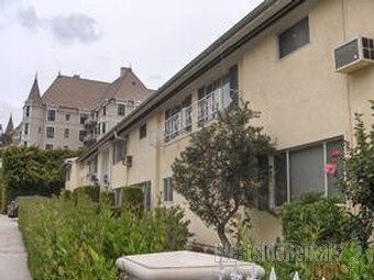Building Photo - 308 N Rossmore Ave