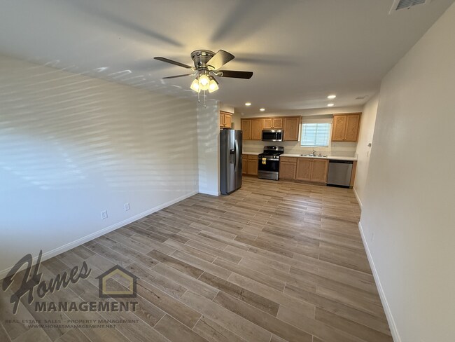 Building Photo - 787-789 N Alda Dr