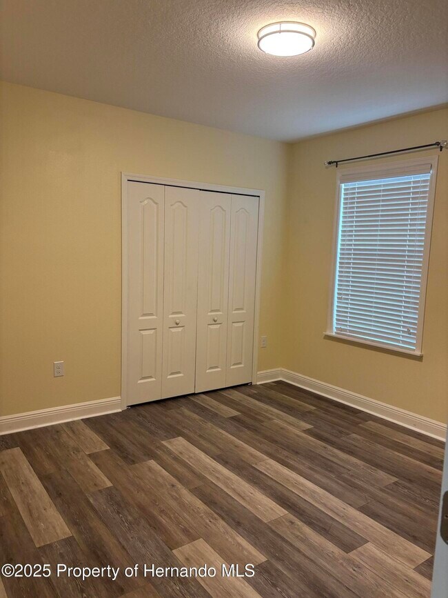 Building Photo - 1159 MacFarlane Ave