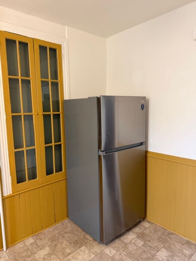 Building Photo - 1424 W Philadelphia St