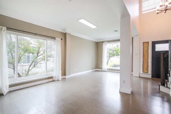 Building Photo - 1713 Apache Trail