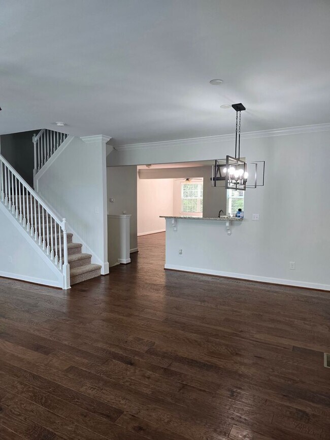 Building Photo - 4 Bedroom Heritage Townhome
