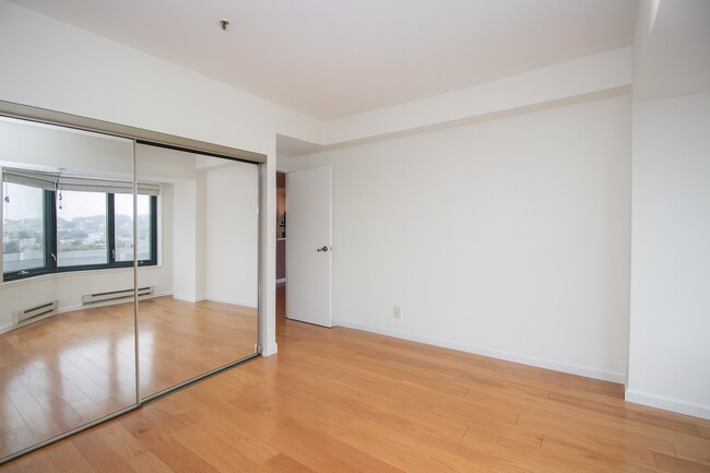 Building Photo - Updated One Bedroom Condo at Opera Plaza | AMSI | Alexandr Metlinski