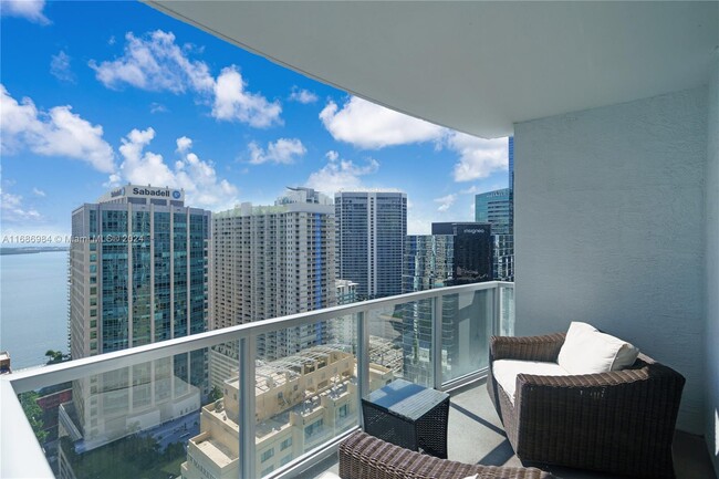 Building Photo - 1060 Brickell Ave