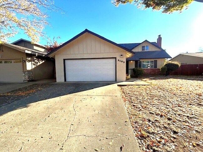 Building Photo - Beautiful 4 bed 2 bath Home in East Davis