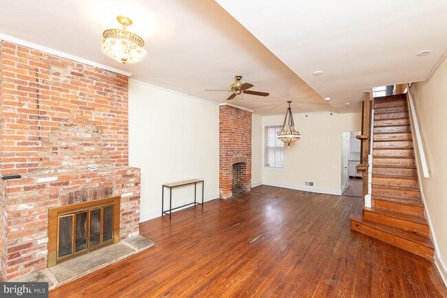 Building Photo - 315 12th St SE