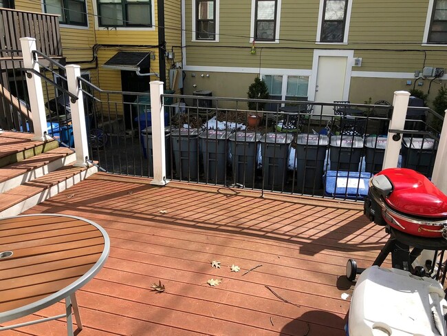 Building Photo - 2 Church Ave