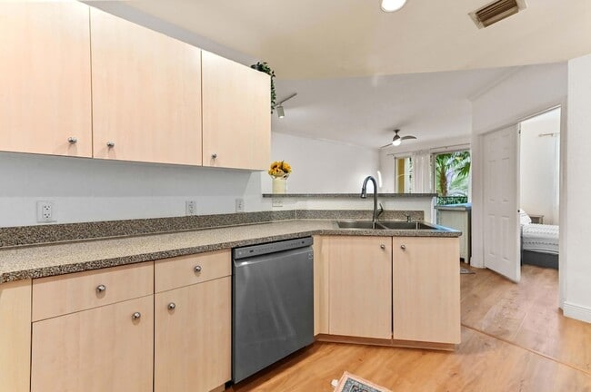 Building Photo - 1803 N Flagler Dr