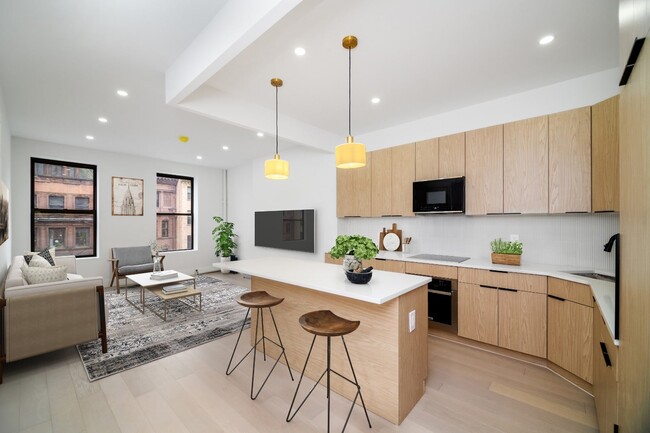 Building Photo - 237 W 72nd St