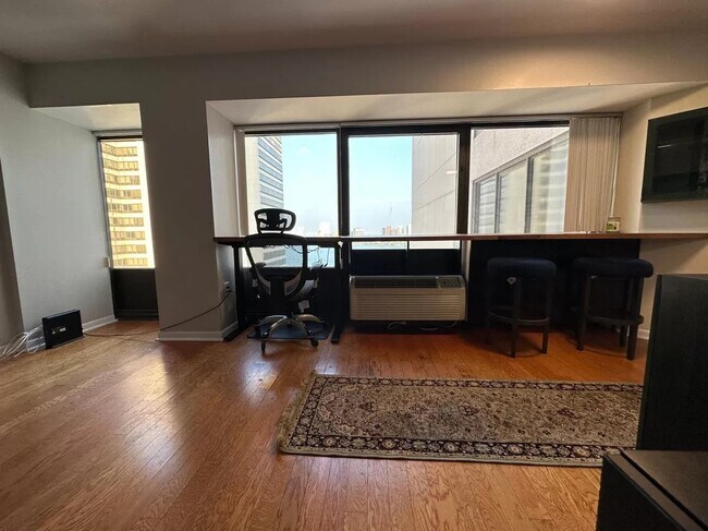 Building Photo - 300 Riverfront Dr