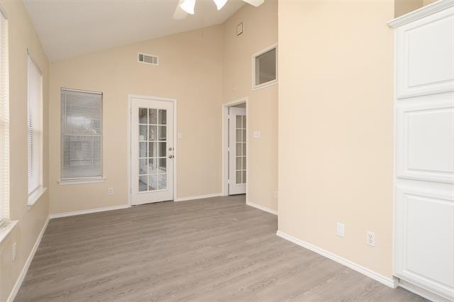 Building Photo - 733 Windridge Ln