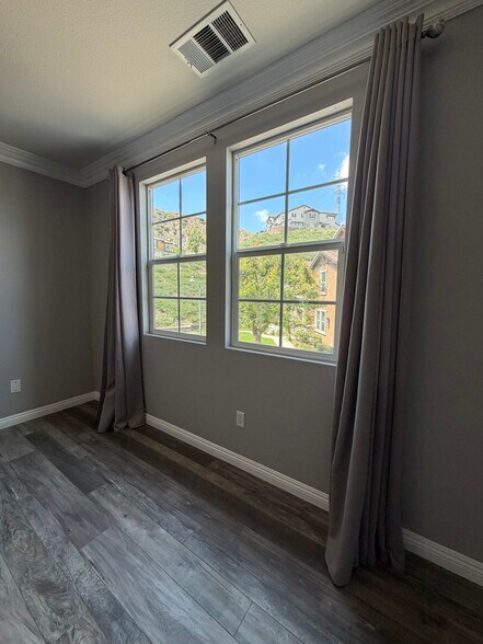Building Photo - 16718 Nicklaus Dr