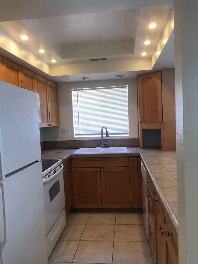 Building Photo - 1808 N 32nd St