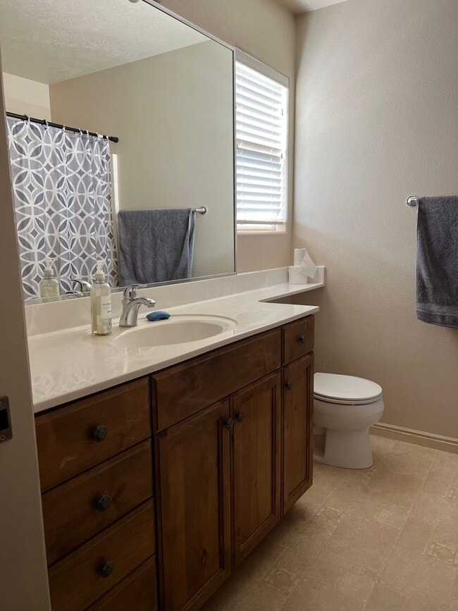 Building Photo - Great 3 bedroom 2 bath home in St George!