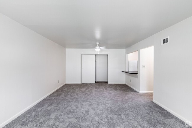 Building Photo - Emerald Pond Estates | 2 bedroom, 1 Bathro...