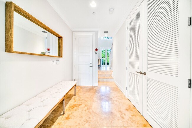 Building Photo - 138 Marine Way