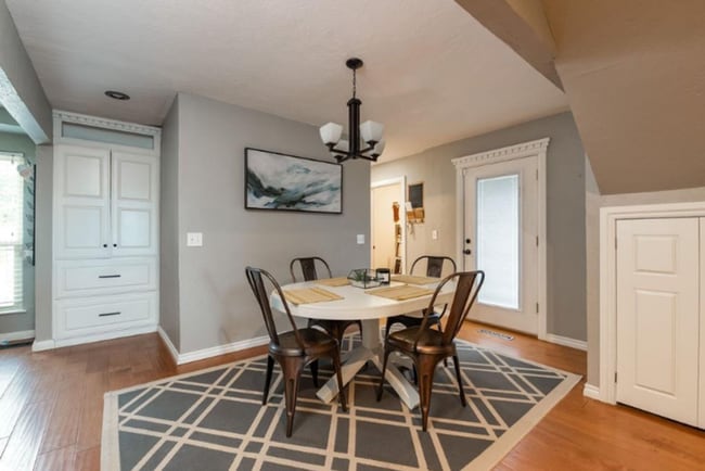 Building Photo - 301 SE 34th St