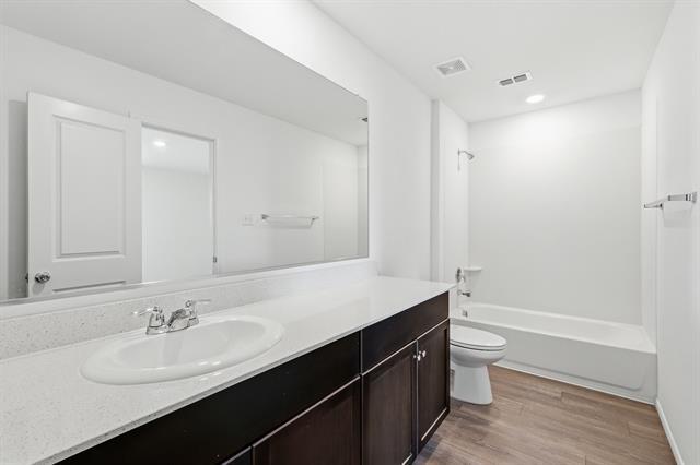 Building Photo - 510 Olmstead Dr
