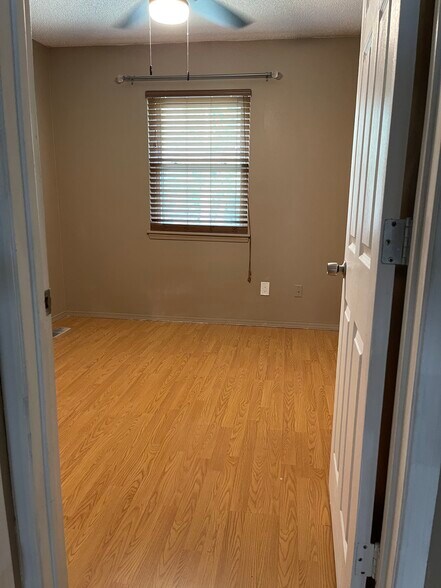 Building Photo - 835 Tammany Dr