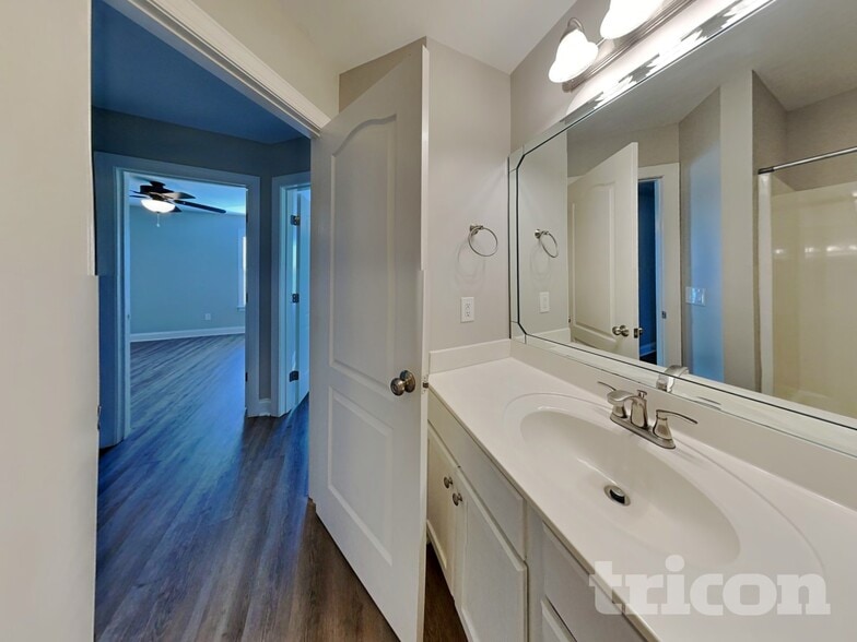 Building Photo - 224 Melanie Ln