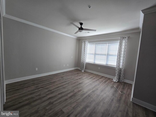 Building Photo - 9521 Bastille St