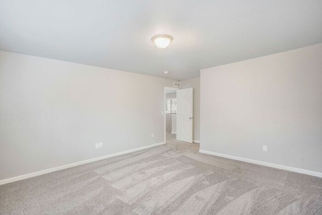 Building Photo - 3723 Pristine Ave