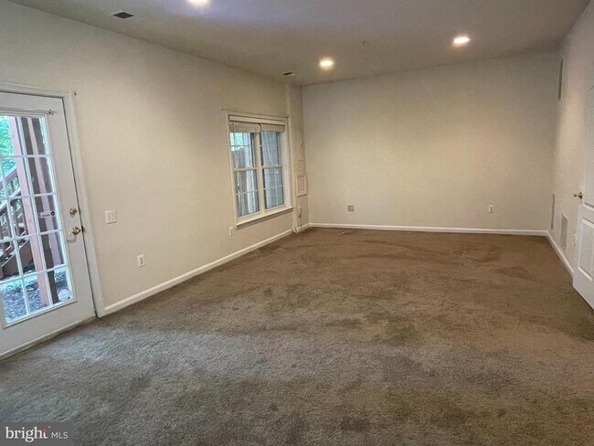 Building Photo - 6130 Stonehenge Pl